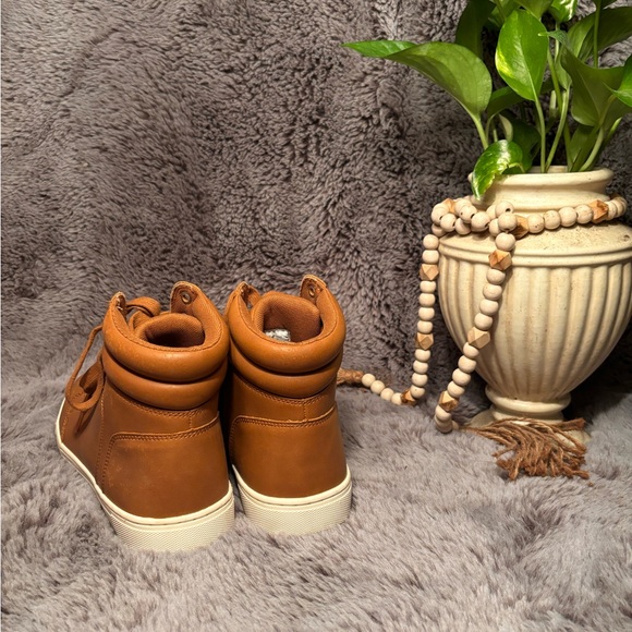 Men’s leather Goodfellow & co high tops - Picture 12 of 13